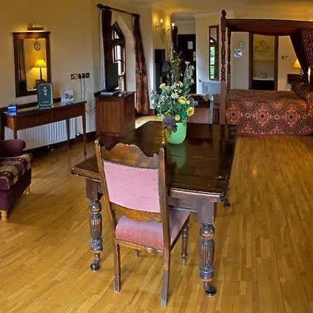 Abbeyglen Castle מלון קליפדן